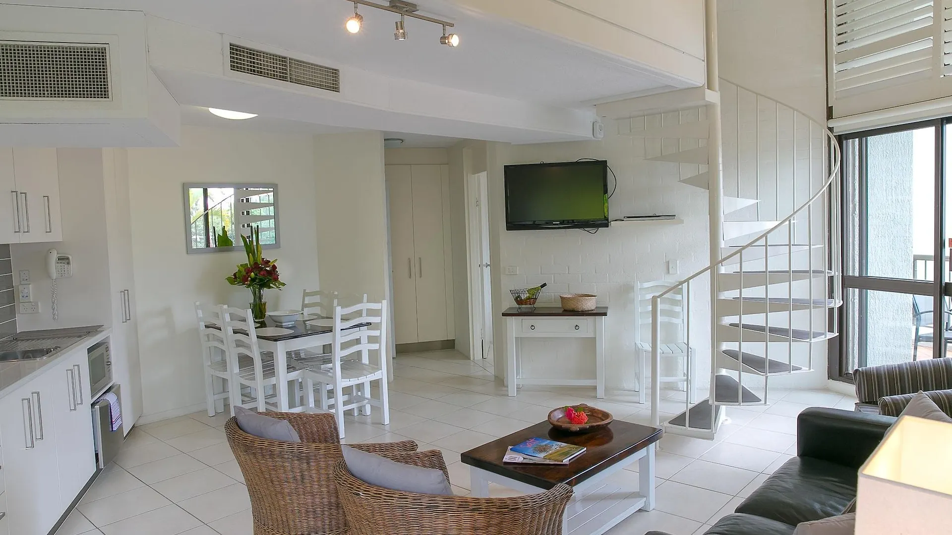 Ocean Breeze Resort Noosa Heads 3*,